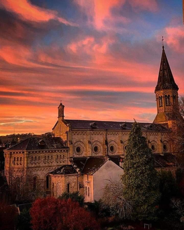 Chambre Climatisee Au Coeur De Brive Avec Televiseur Connecte Wifi Netflix Exterior foto
